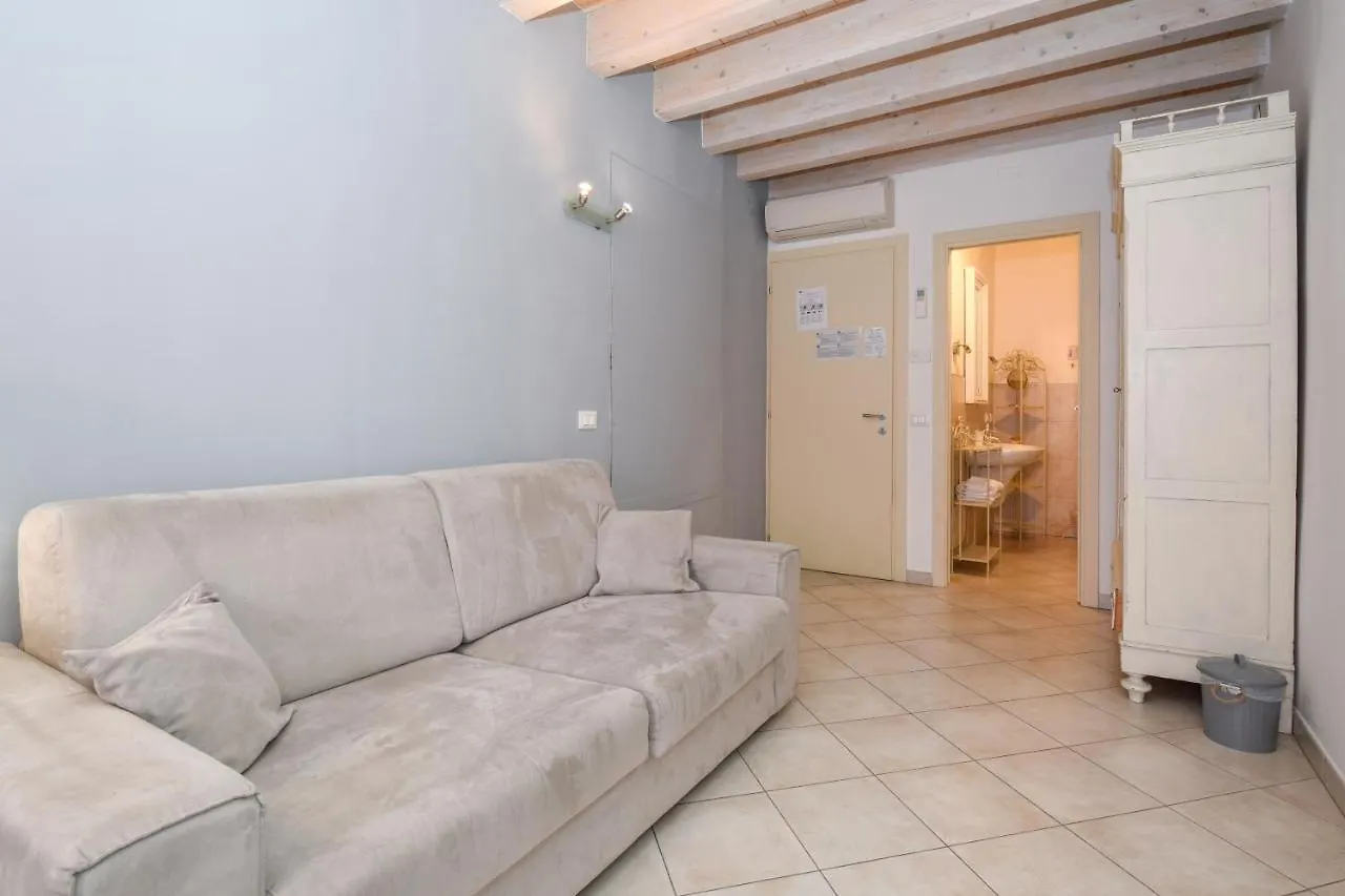 Le Reve - Lake View Rooms Sirmione Bed & Breakfast