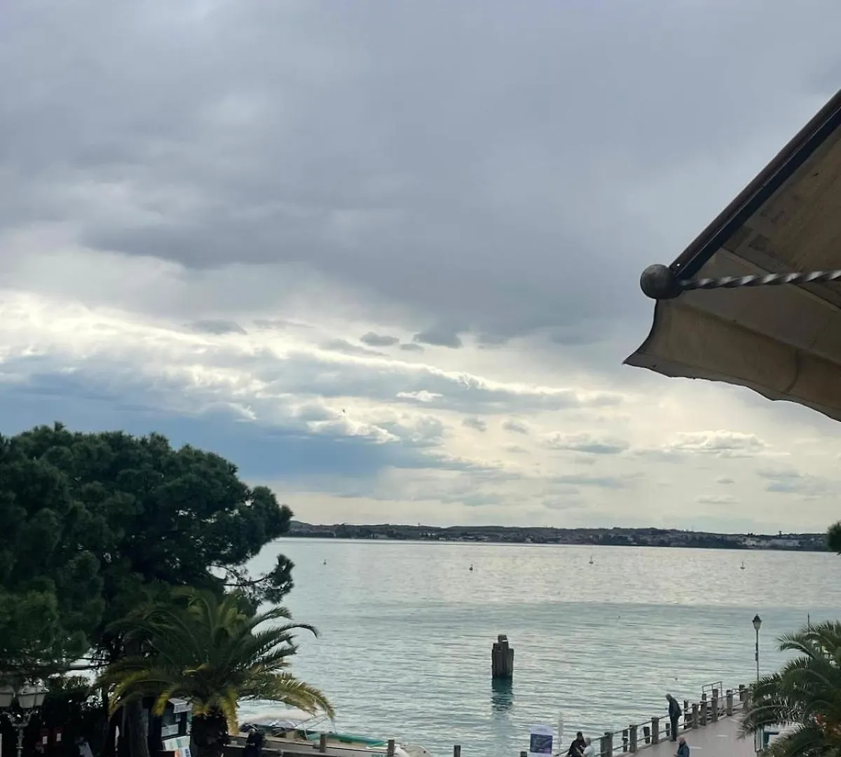 Le Reve - Lake View Rooms Sirmione 0*,  Italy
