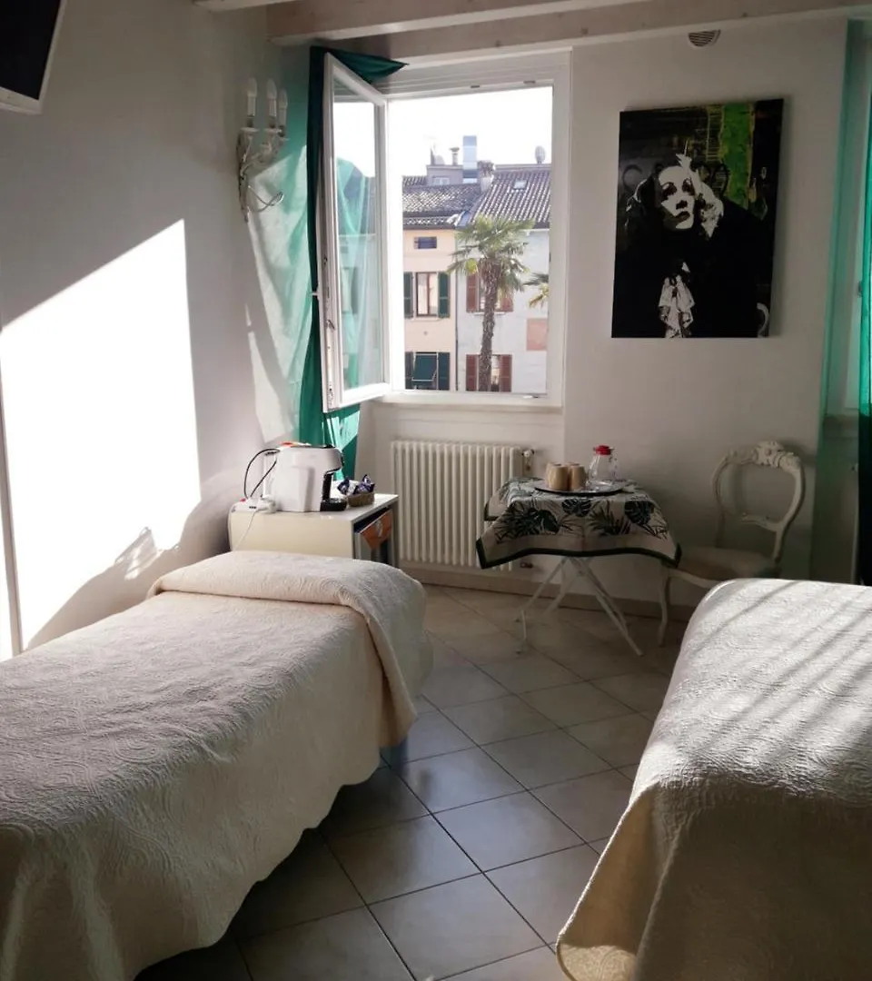 Le Reve - Lake View Rooms Sirmione Bed & Breakfast
