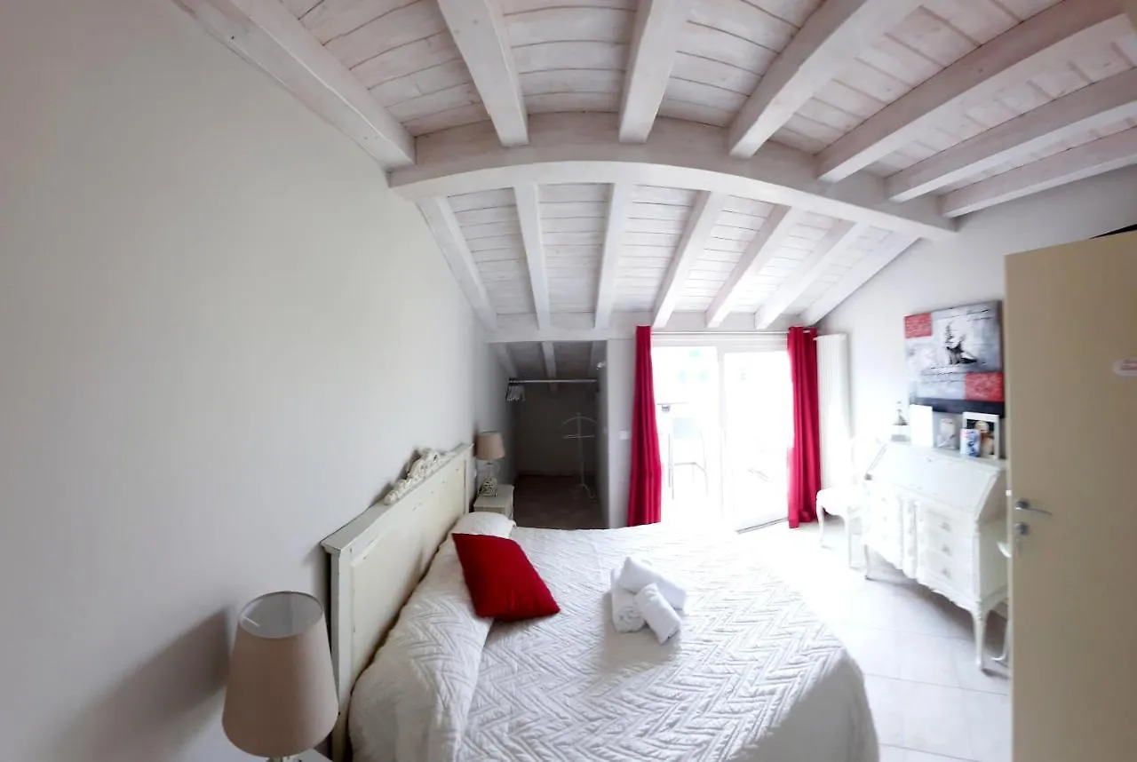 Le Reve - Lake View Rooms Sirmione 0*,  Italia